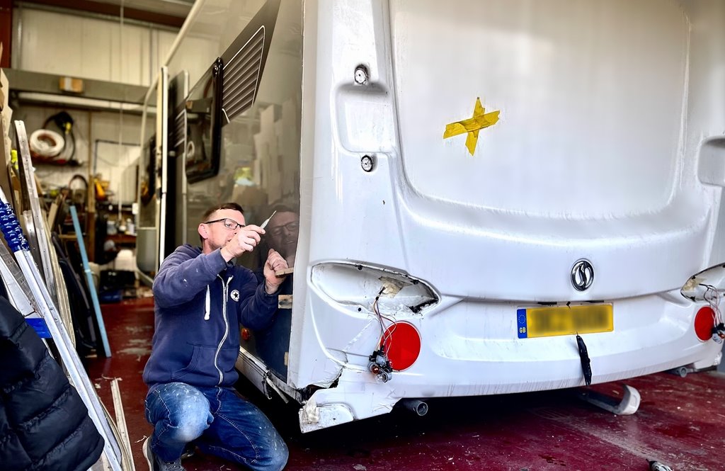 Read more about the article How To Remove Dents From A Caravan