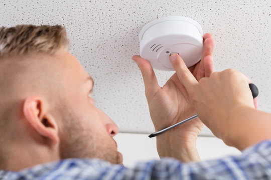 You are currently viewing Where To Position A Carbon Monoxide Detector In A Caravan