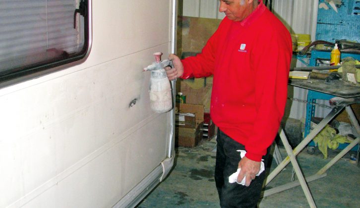 Read more about the article How To Repair A Cracked Caravan Panel